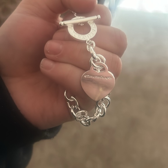 This is a Tiffany & Co heart tag toggle bracelet, never been worn in silver - Picture 4 of 5